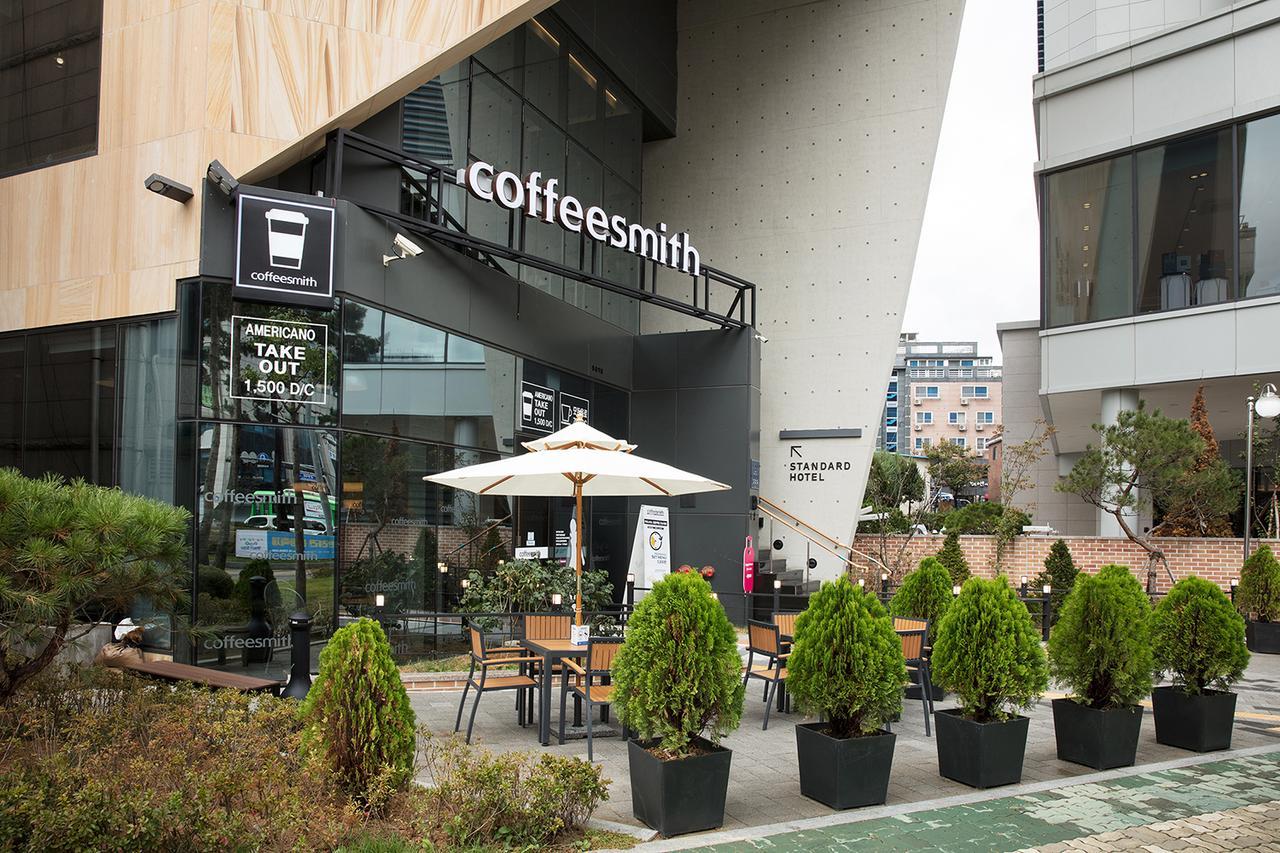 Standard Hotel Seoul Bagian luar foto