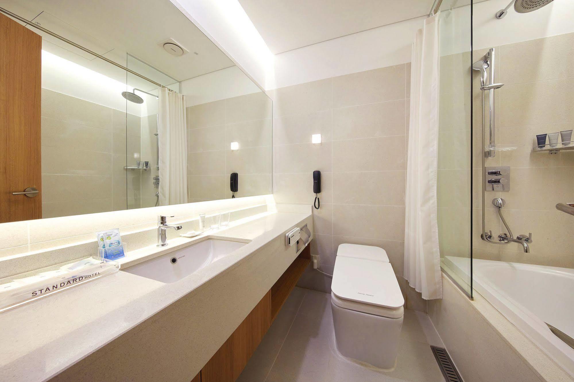 Standard Hotel Seoul Bagian luar foto