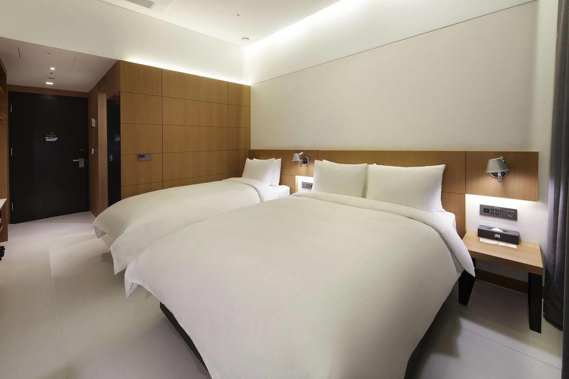 Standard Hotel Seoul Bagian luar foto