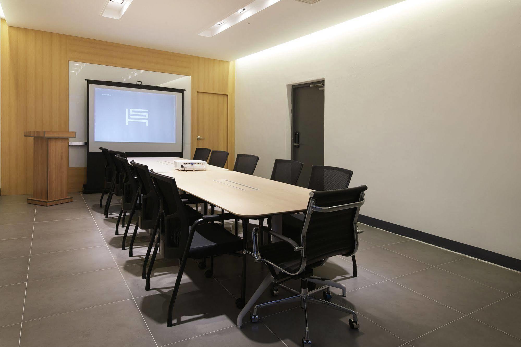 Standard Hotel Seoul Bagian luar foto
